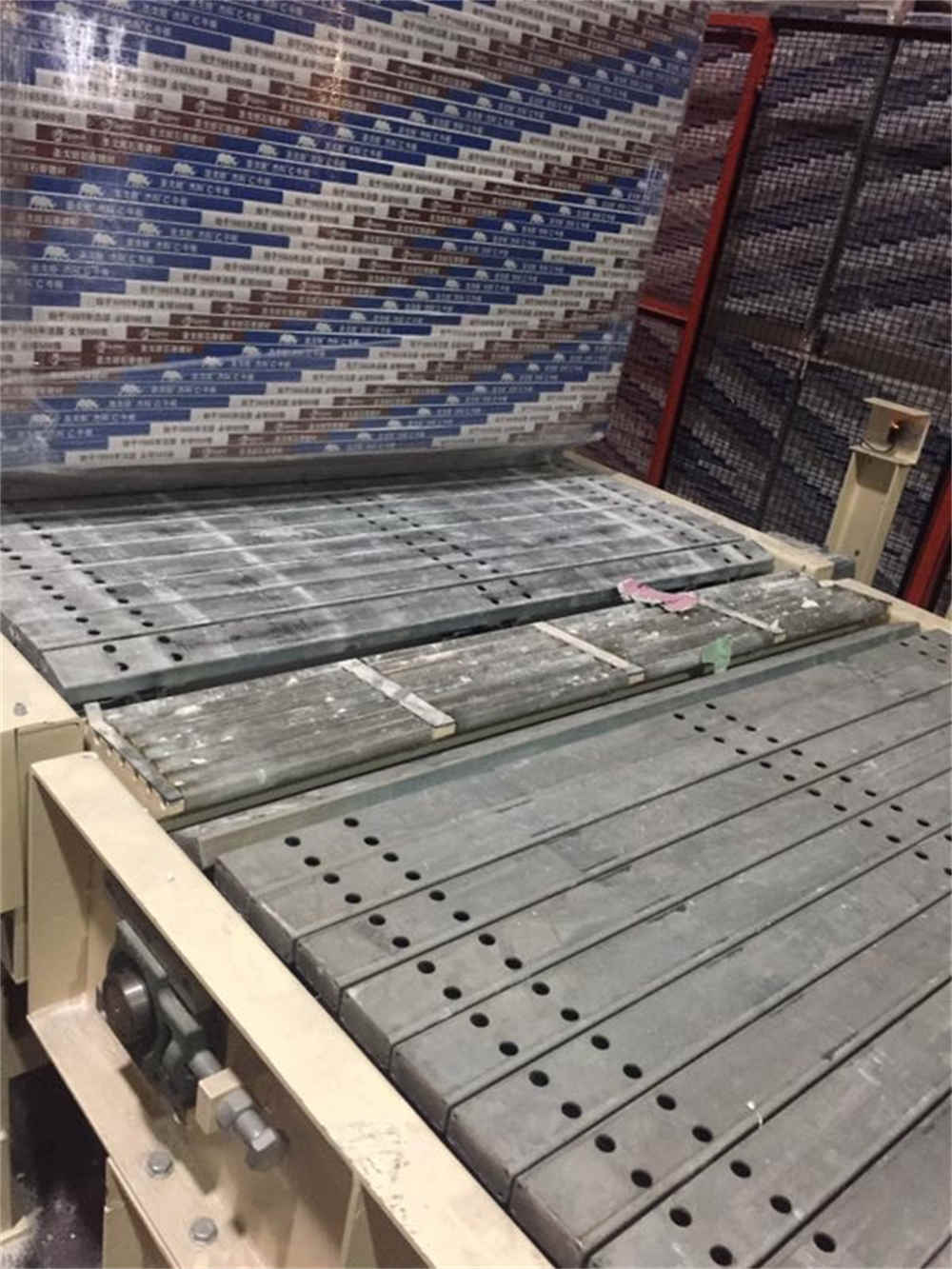 飲料コンベヤ用チェーンプレートコンベヤライン