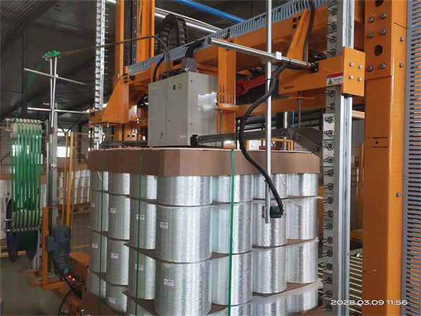 全自動縦型パレット結束機