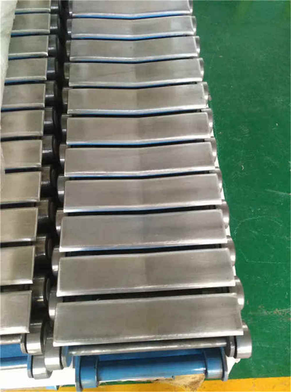 ペーパーローラータイプの運搬およびパッケージングシステム