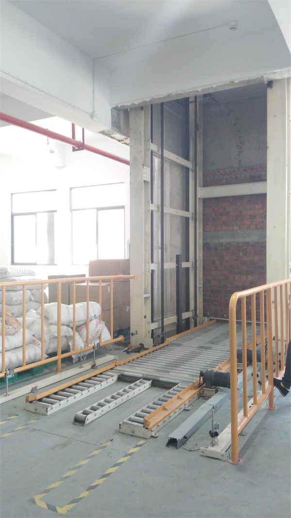 全自動無人往復垂直リフトコンベヤ