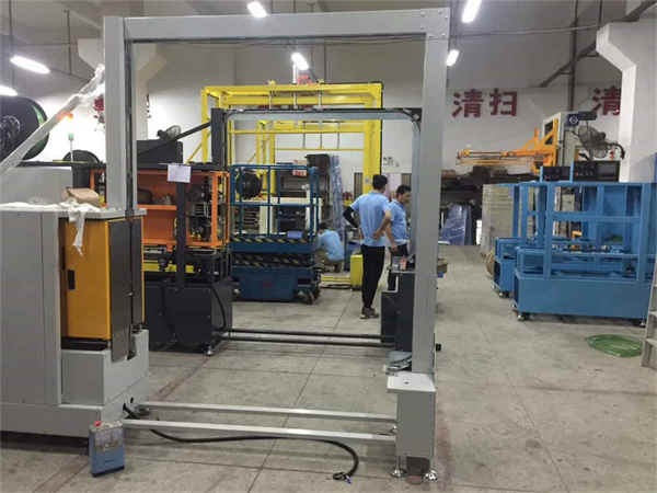 全自動垂直パレットストラップ