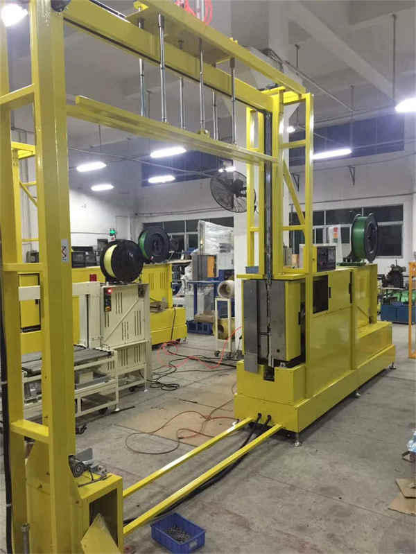 全自動垂直パレットストラップ