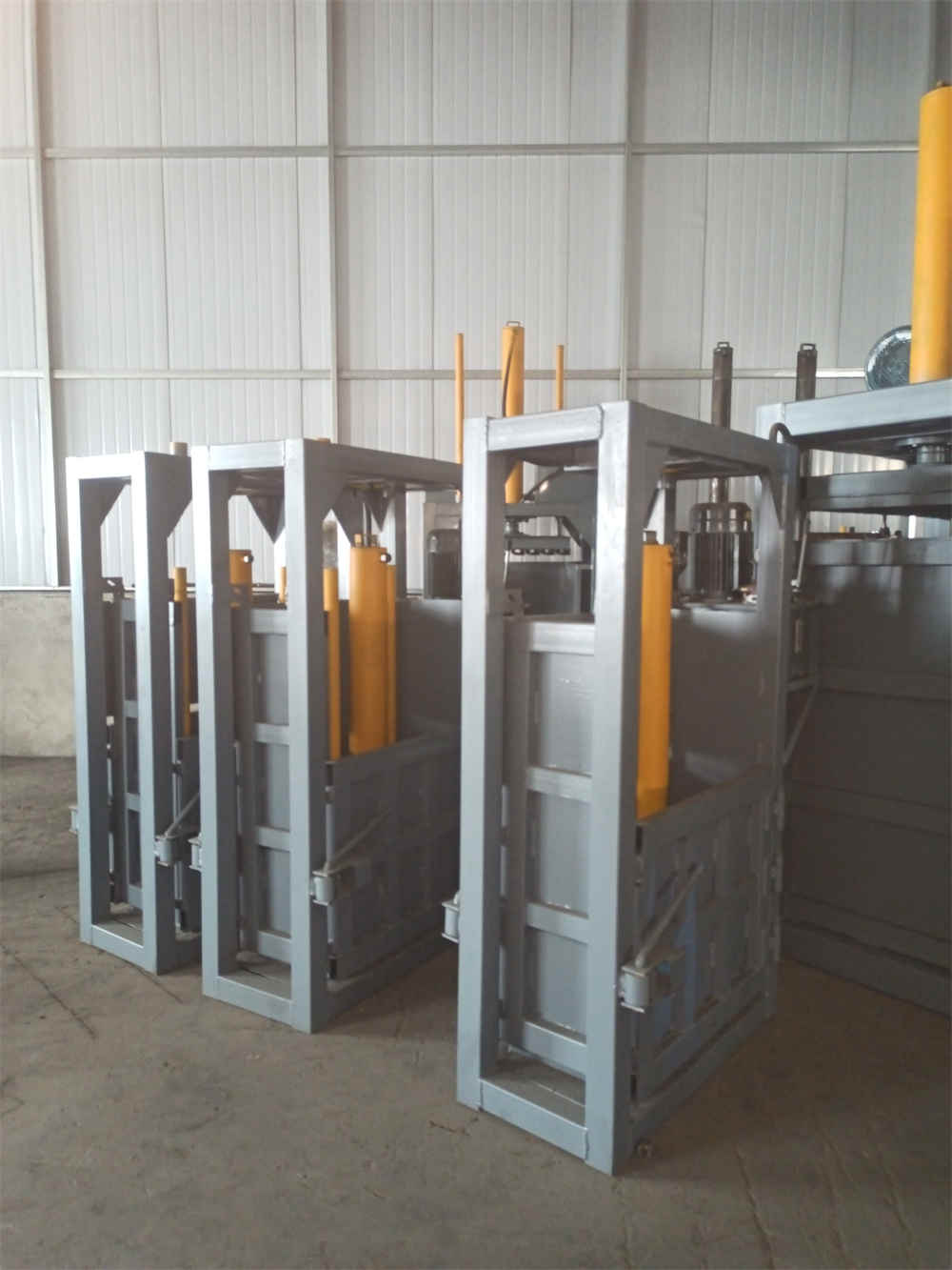 全自動油圧ベーラー機