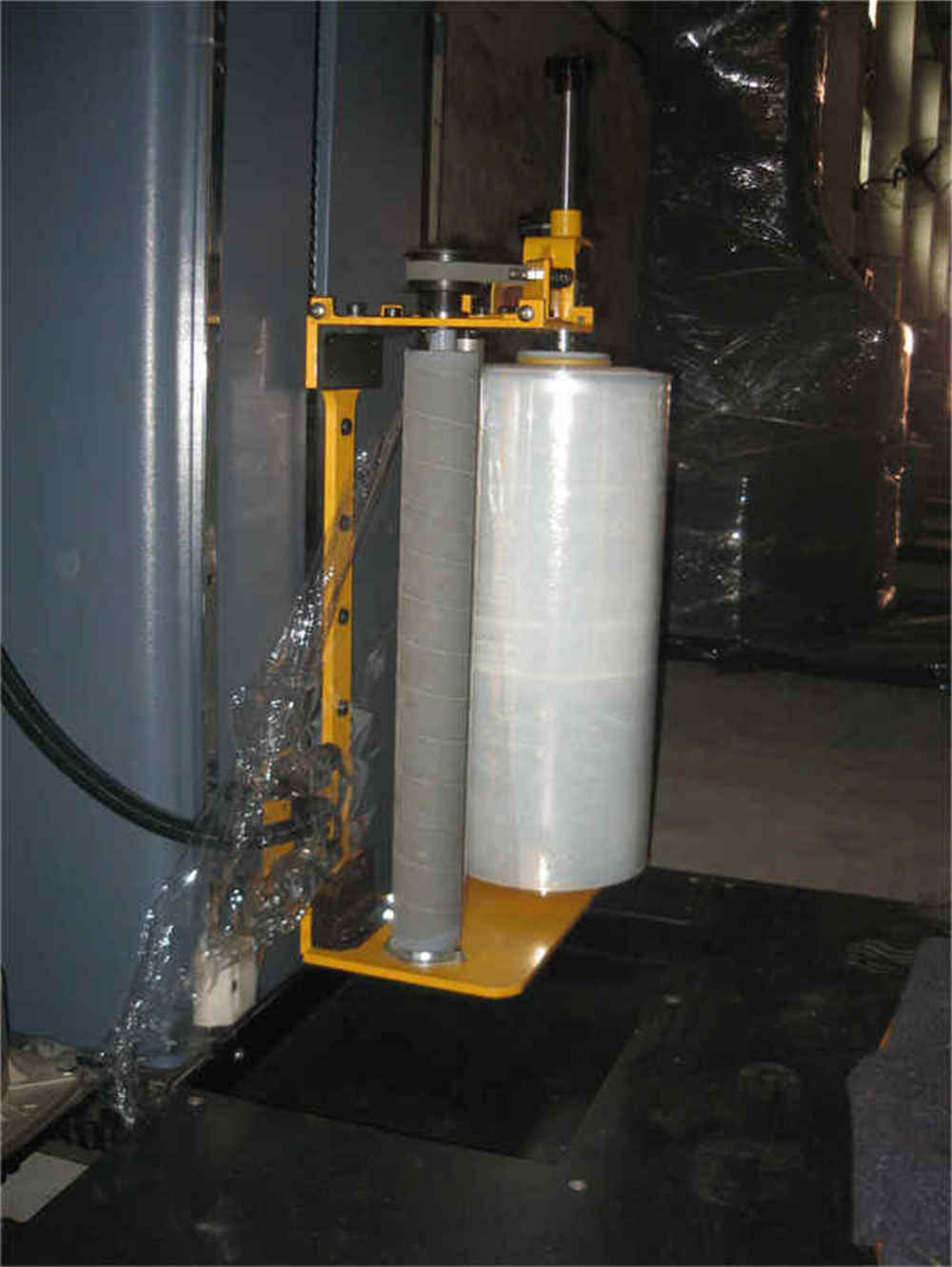 半自動パレットラッピングマシン