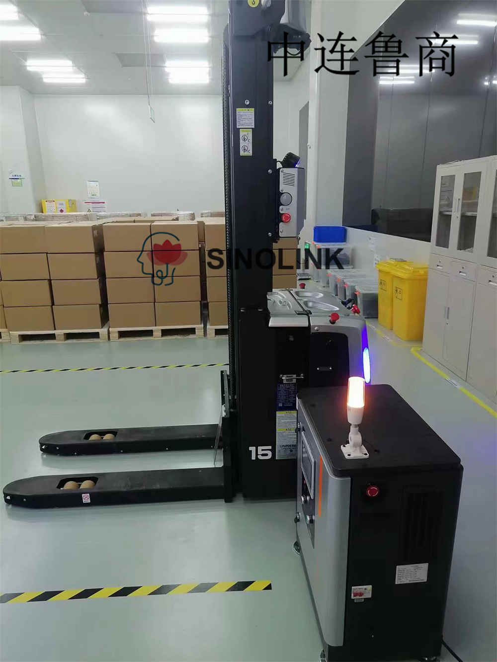 マテリアルハンドリングにおける自律移動ロボット (AMR)