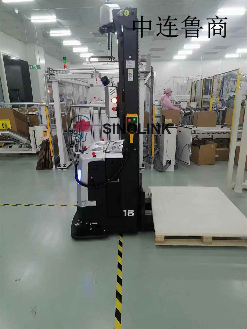 マテリアルハンドリングにおける自律移動ロボット (AMR)