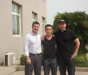 オーストラリアからのお客様、包装機50台のご注文で契約に署名