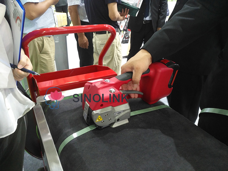 半自動ハンドル式結束機 Semi-auto Handle Type Strapping Machine