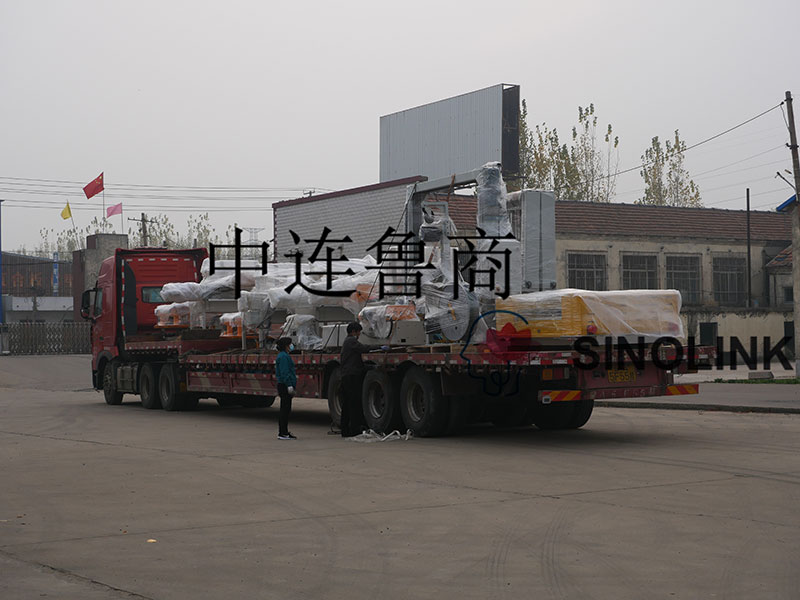 結束機納入写真 Delivery Pictures of Strapping Machine