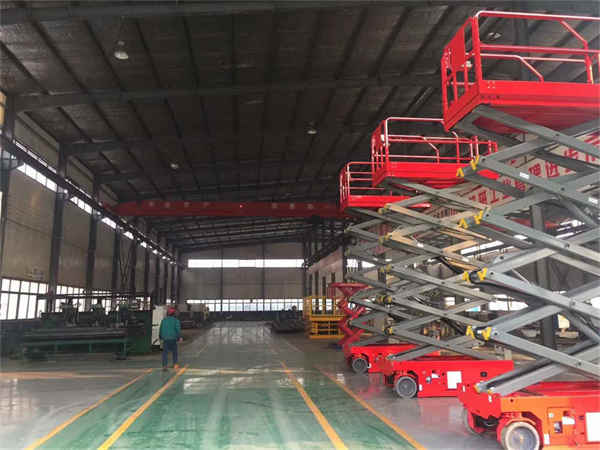 車輪型自動推進ハサミ高所作業昇降プラットフォーム Wheeled Type Auto Propelled Scissors Aerial Working Lifting Platform