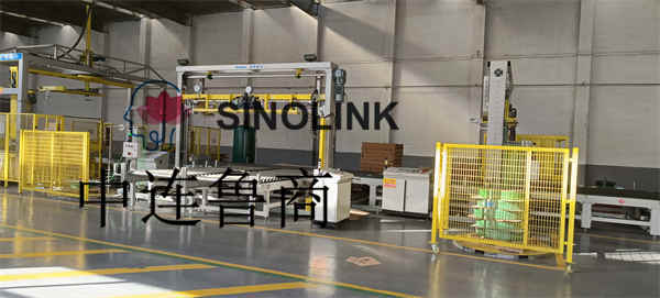 長辺自動コーナープロテクター結束機 Long Side Automatic Corner Protecor Strapping Machine