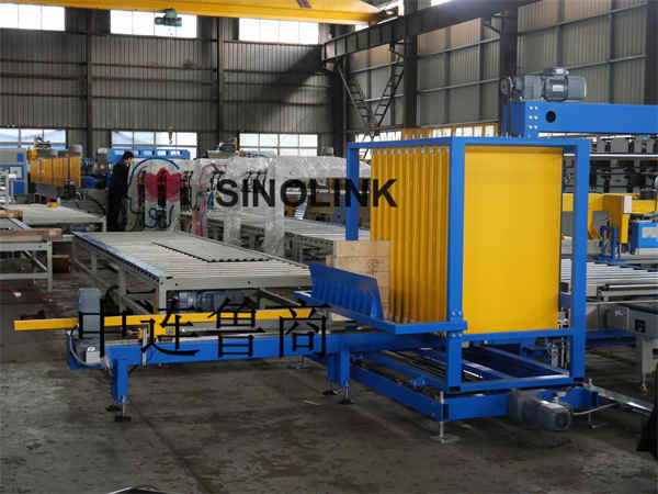 自動クリップ式カラー鋼タイル(形材) 建材 木ブロック結束システム Automatic Clip Type Color Steel Tile (Profile Plate) Building Materials Wooden Blocks Strapping System