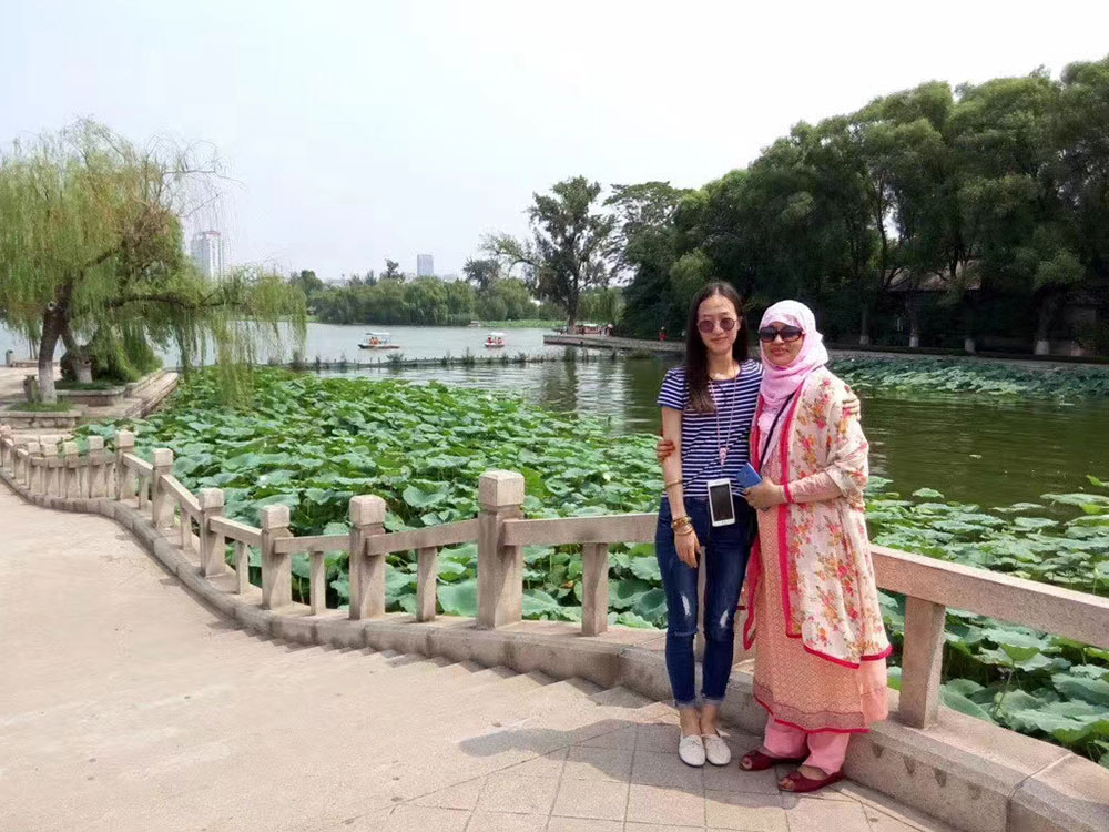 Clients From Bangladesh For Signing The Agreement On The Order Of 20sets Automatic Pallet Wrapper