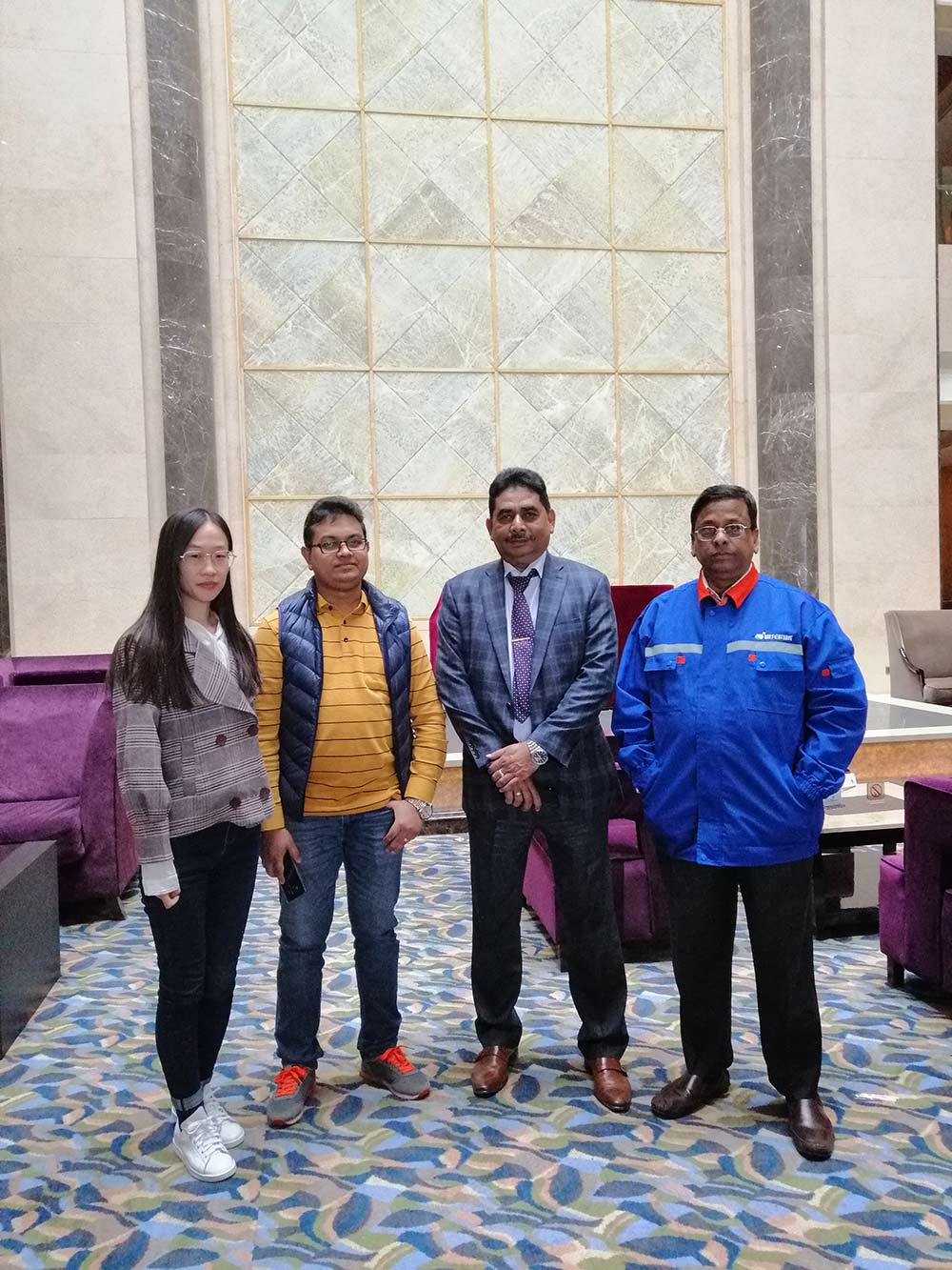 Clients From Bangladesh For Signing The Agreement On The Order Of 60sets Automatic lifting platform